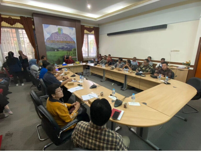 rapat-persiapan-soft-launching-mpp-mall-pelayanan-publik-kab-sintang-01