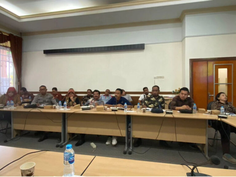 rapat-persiapan-soft-launching-mpp-mall-pelayanan-publik-kab-sintang-02