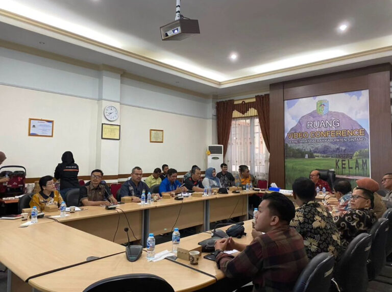rapat-persiapan-soft-launching-mpp-mall-pelayanan-publik-kab-sintang-03