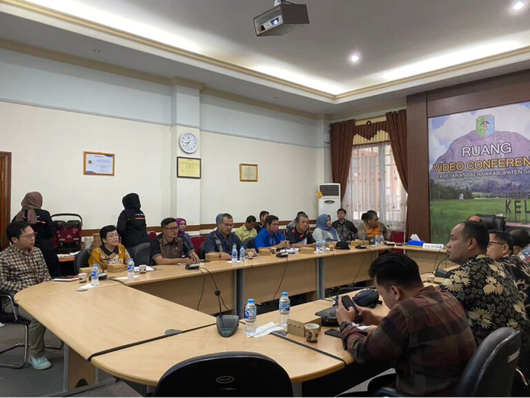 rapat-persiapan-soft-launching-mpp-mall-pelayanan-publik-kab-sintang-04